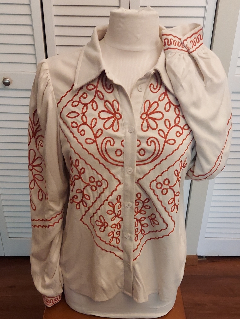 &merci Embroidered Cream Button-Up Blouse with Rust Floral Design